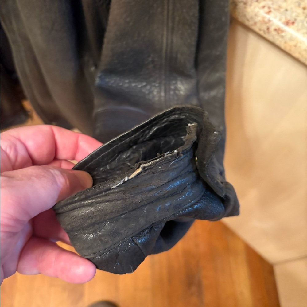 Men's Black Leather Bomber Jacket - Picture 5 of 5